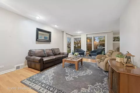 8952 Forestview Rd, Evanston, IL 60203 photo 6