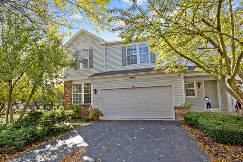 2962 Peachtree Cir, Aurora, IL 60502