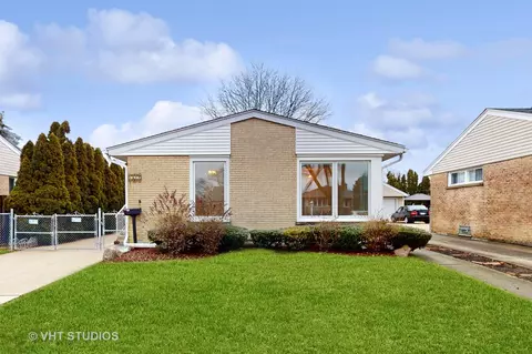 8649 N Oleander Ave, Niles, IL 60714