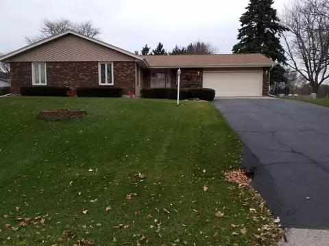 8551 Olympus Dr, Belvidere, IL 61008