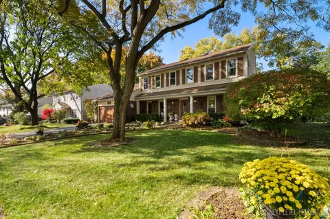 1087 Huntleigh Dr, Naperville, IL 60540