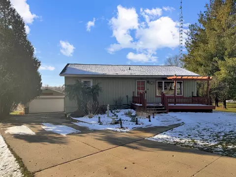 140 School Ct, Cedarville, IL 61013