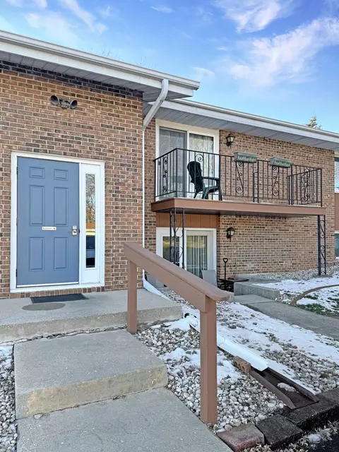 1757 S Hance Unit 6 Dr #6, Freeport, IL 61032