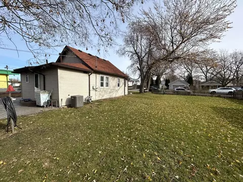 622 Howard Ave, Aurora, IL 60506 photo 2
