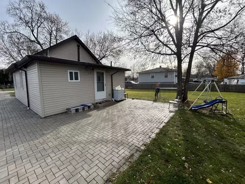 622 Howard Ave, Aurora, IL 60506 photo 3