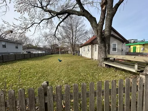 622 Howard Ave, Aurora, IL 60506 photo 6