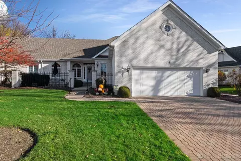 16 Penny Ln, Sugar Grove, IL 60554