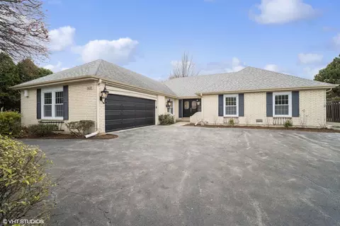 1610 Barry Ln, Glenview, IL 60025