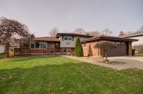 525 Shorewood Dr, Shorewood, IL 60404