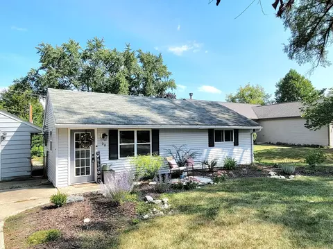20 Wander Way, Lake In The Hills, IL 60156