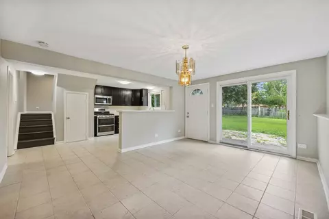 660 Alcoa Ln, Hoffman Estates, IL 60169 photo 15