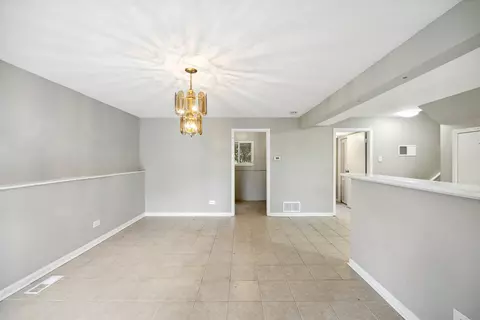 660 Alcoa Ln, Hoffman Estates, IL 60169 photo 17