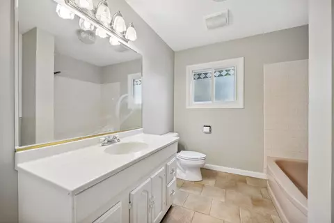 660 Alcoa Ln, Hoffman Estates, IL 60169 photo 25