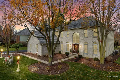 18139 W Pond Ridge Cir, Gurnee, IL 60031