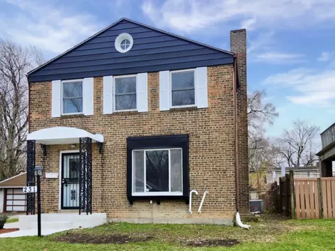 231 E 142nd St, Dolton, IL 60419
