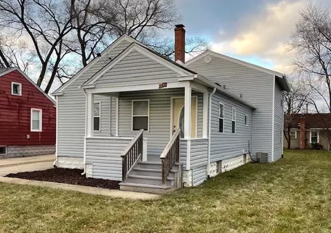 1029 Allaire Ave, Aurora, IL 60506