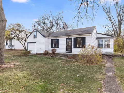 309 69th St, Darien, IL 60561