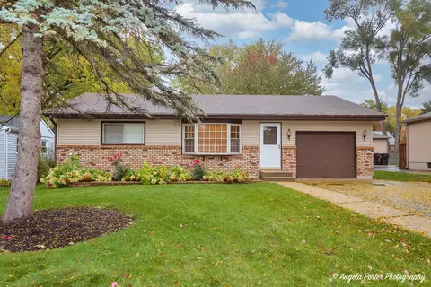 1618 Knoll Ave, Mchenry, IL 60050
