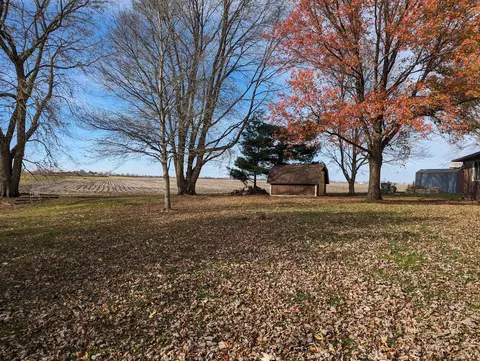 13 James Ct, Sidney, IL 61877 photo 2