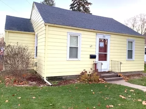 508 James St, Henry, IL 61537