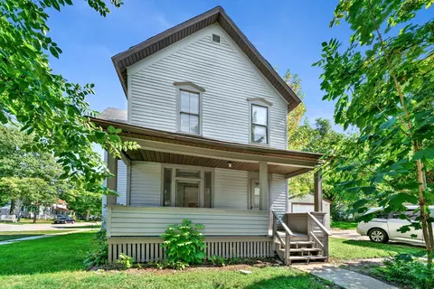603 Raymond St, Elgin, IL 60120