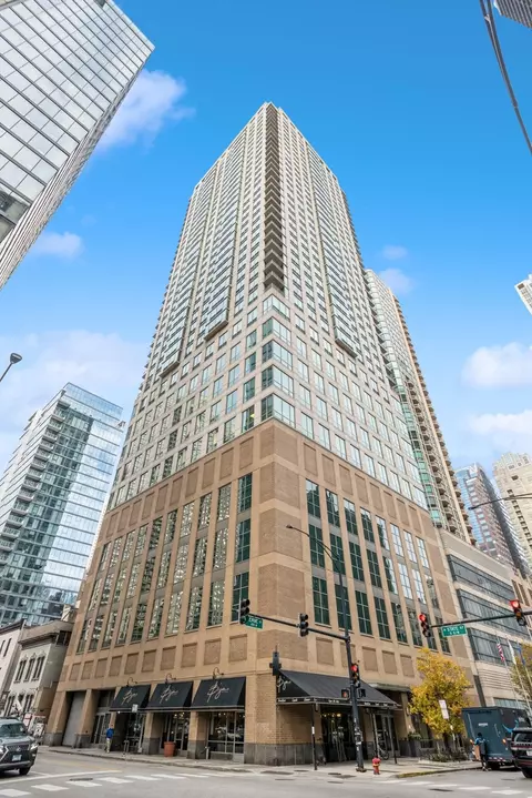 2 Erie St #2314, Chicago, IL 60611