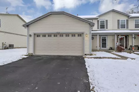 1228 Oak Ridge Dr, Streamwood, IL 60107
