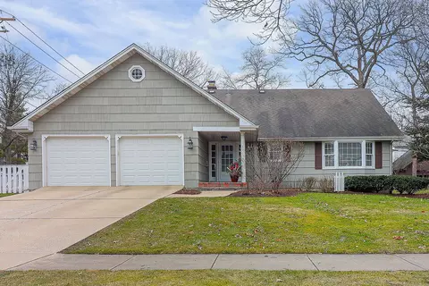 4801 Montgomery Ave, Downers Grove, IL 60515