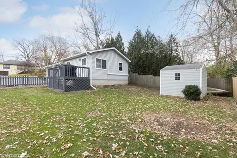 413 S Highland Dr, Lakemoor, IL 60051 photo 3