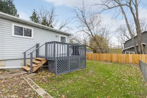 413 S Highland Dr, Lakemoor, IL 60051 photo 4