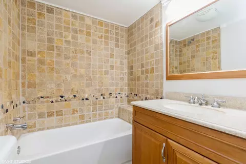 413 S Highland Dr, Lakemoor, IL 60051 photo 13
