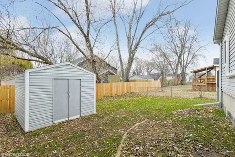 413 S Highland Dr, Lakemoor, IL 60051 photo 5