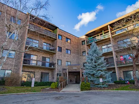 1400 N Elmhurst Rd #213, Mount Prospect, IL 60056