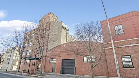 7240 Franklin St #2B, Forest Park, IL 60130
