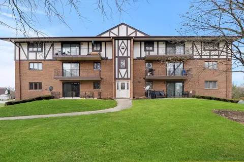 10845 S 84th Ave #3B, Palos Hills, IL 60465