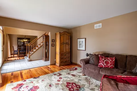 715 Butternut Ln, Elgin, IL 60123 photo 6