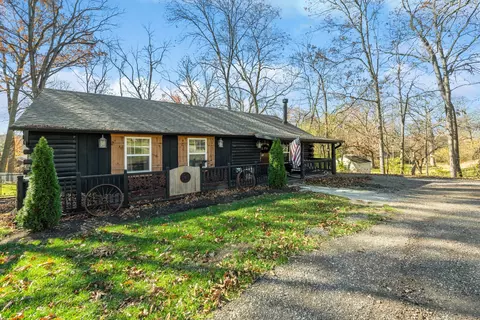 1105 Melbourne Pl, Spring Grove, IL 60081