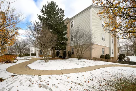 1275 W Lake St #305, Addison, IL 60101