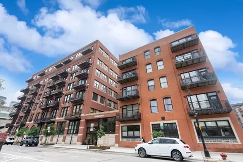 226 N Clinton St #726, Chicago, IL 60661