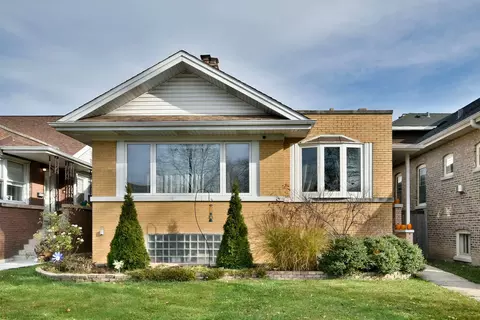 4147 N Dickinson Ave, Chicago, IL 60641