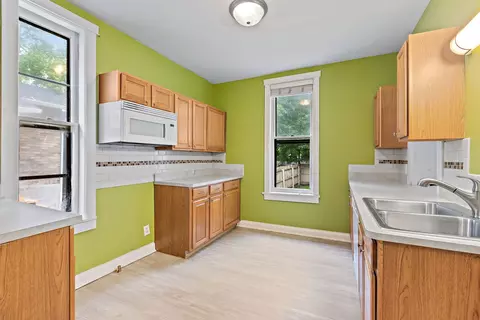 490 Division St, Elgin, IL 60120 photo 6