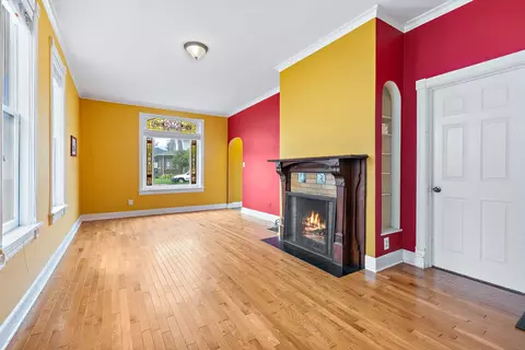 490 Division St, Elgin, IL 60120 photo 3