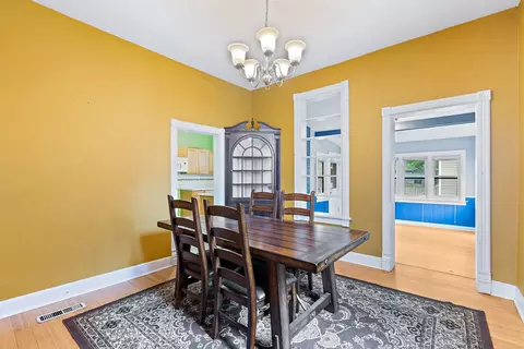 490 Division St, Elgin, IL 60120 photo 4