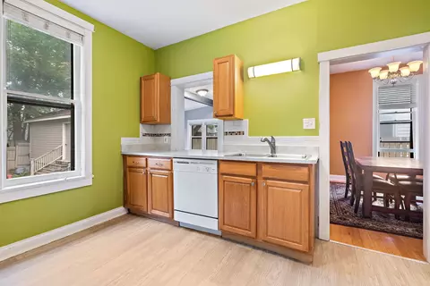 490 Division St, Elgin, IL 60120 photo 7