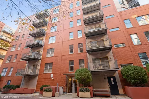 1222 Chicago Ave #303, Evanston, IL 60201