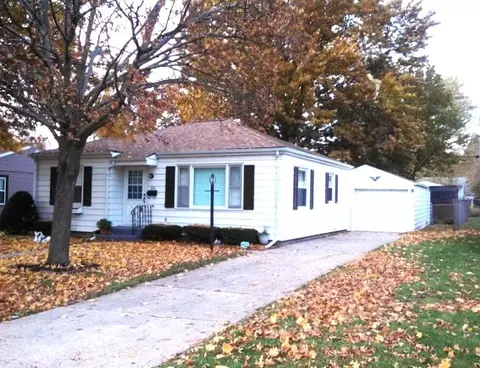 806 W 11th St, Sterling, IL 61081