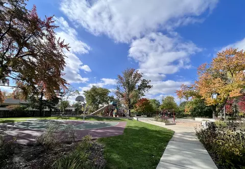 2860 White Pine Dr, Northbrook, IL 60062 photo 38