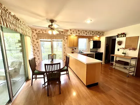 2860 White Pine Dr, Northbrook, IL 60062 photo 15
