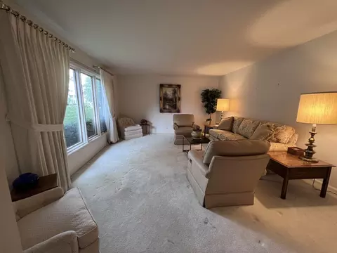2860 White Pine Dr, Northbrook, IL 60062 photo 4