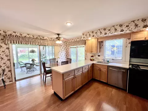 2860 White Pine Dr, Northbrook, IL 60062 photo 14